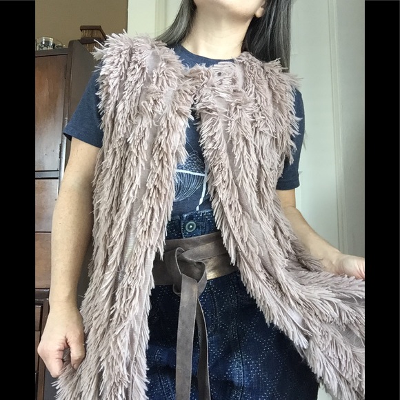 Greylin Faux Fur / Faux Feather Long Vest - so soft! - Picture 2 of 16